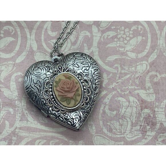 Heart Silver Locket Mauve Roses Necklace Photo Bride Mother bridal wedding Mom - Picture 6 of 16